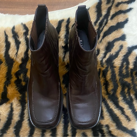 Brown Leather Stacked Heel Gianni Bini Ankle Boots Size 8 1/2 - Picture 11 of 16